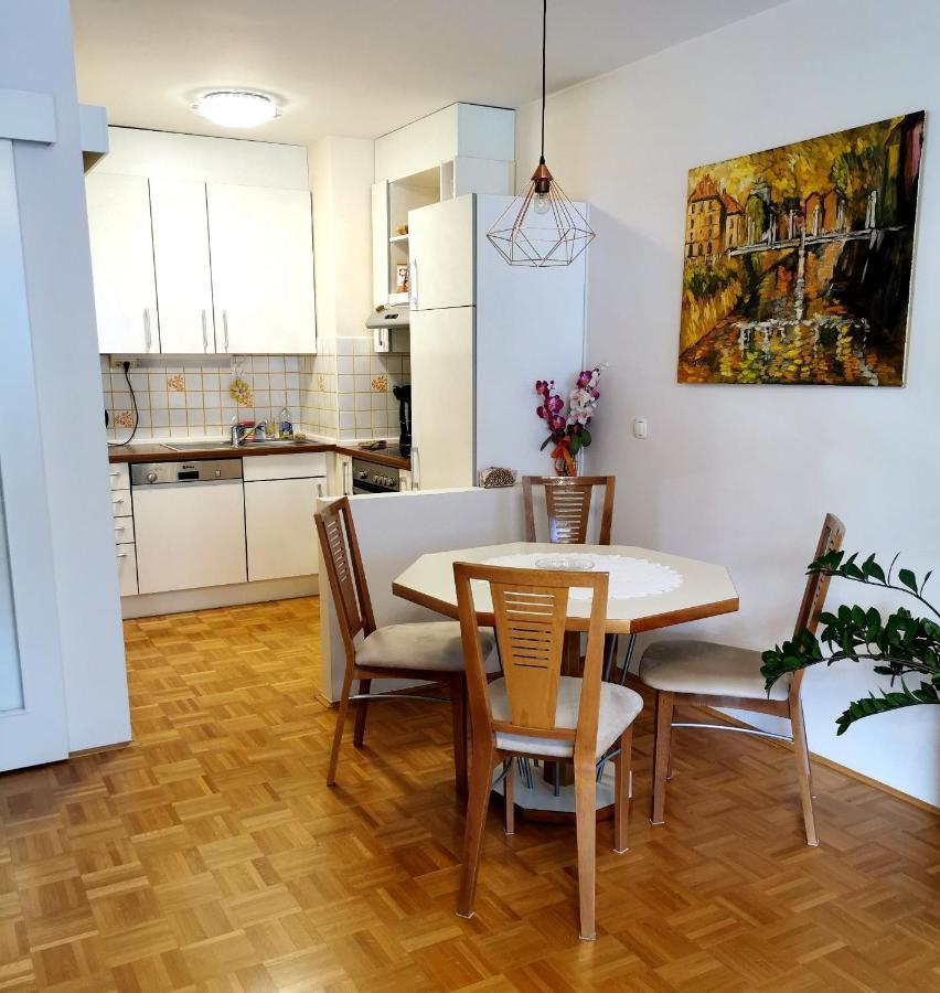 Cozy With Free Parking And Balcony Apartment Laibach